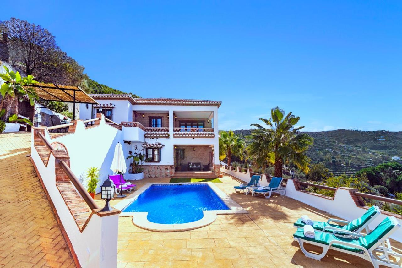 Holiday Home El Encinar Alcaucín Exterior foto